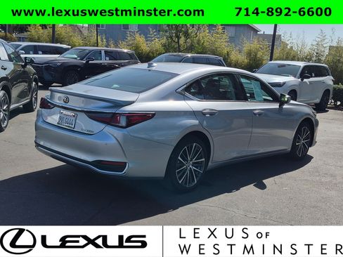 Used 2025 Lexus ES 300h w/ Premium Package FWD image 8
