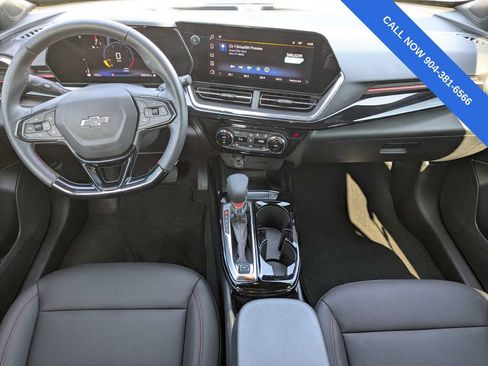 Used 2025 Chevrolet Trax RS w/ Sunroof Package FWD image 15