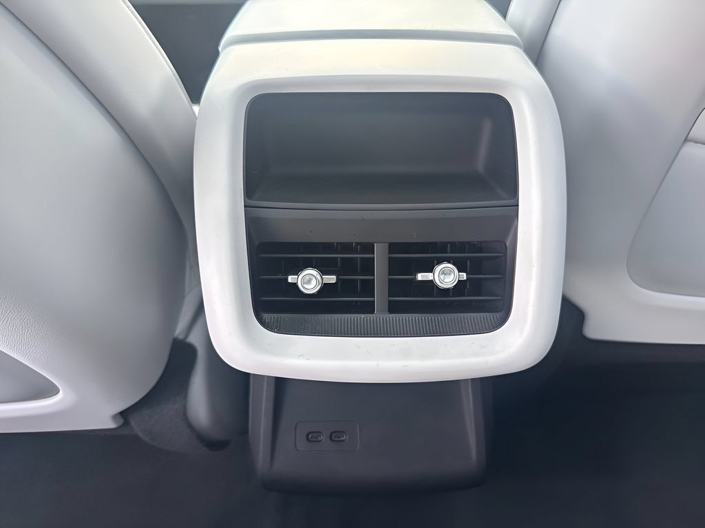 Used 2025 Cadillac Lyriq Luxury RWD image 23