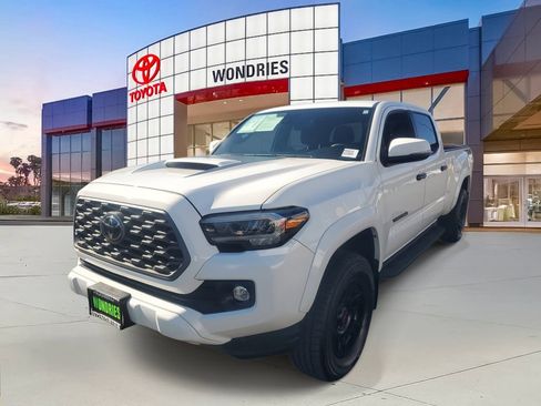Used 2023 Toyota Tacoma TRD Sport image 2