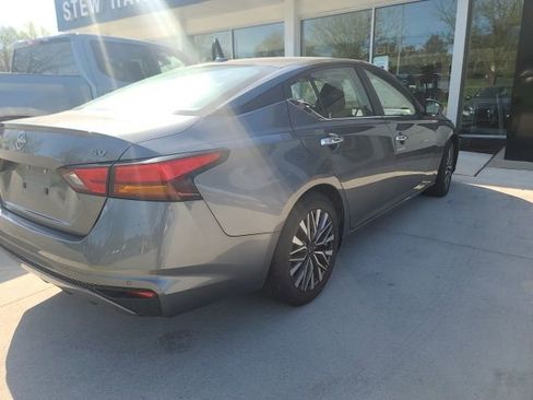 Used 2024 Nissan Altima 2.5 SV image 5