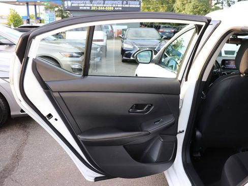 Used 2024 Nissan Sentra S FWD image 22