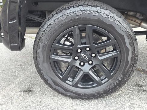 Used 2025 Chevrolet Silverado 1500 LT Trail Boss w/ Convenience Package II AWD/4WD image 16
