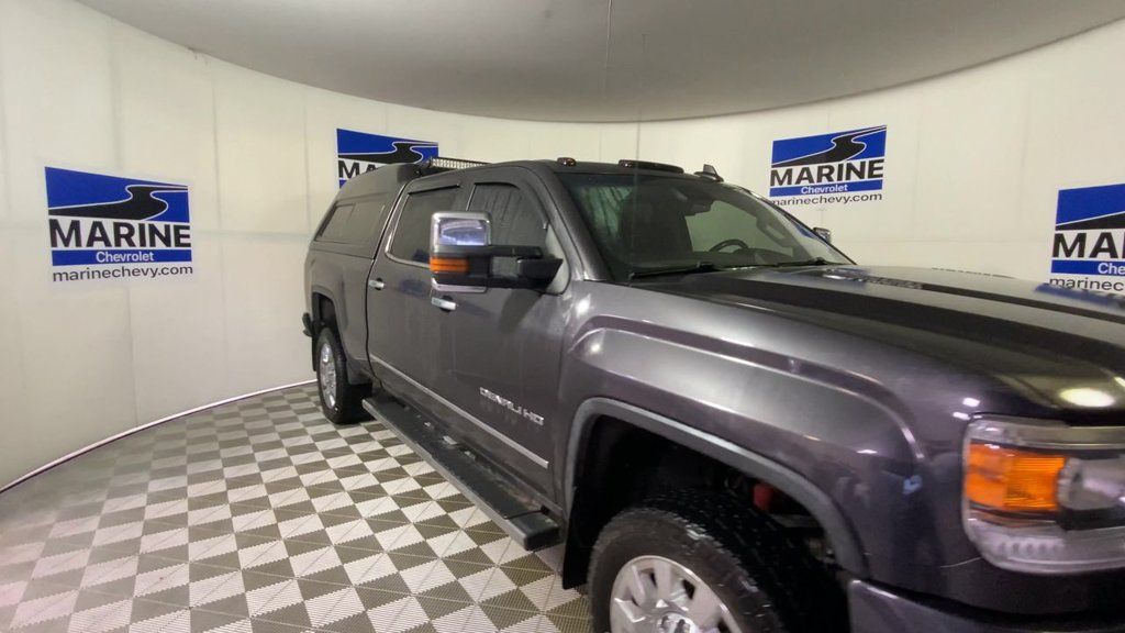 Used 2016 GMC Sierra 2500 Denali w/ Duramax Plus Package AWD/4WD image 4
