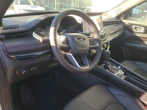 New 2024 Jeep Compass Trailhawk w/ Sun and Sound Group image 24