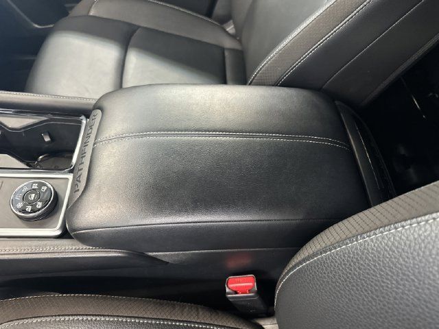 Used 2025 Nissan Pathfinder SL AWD/4WD image 31