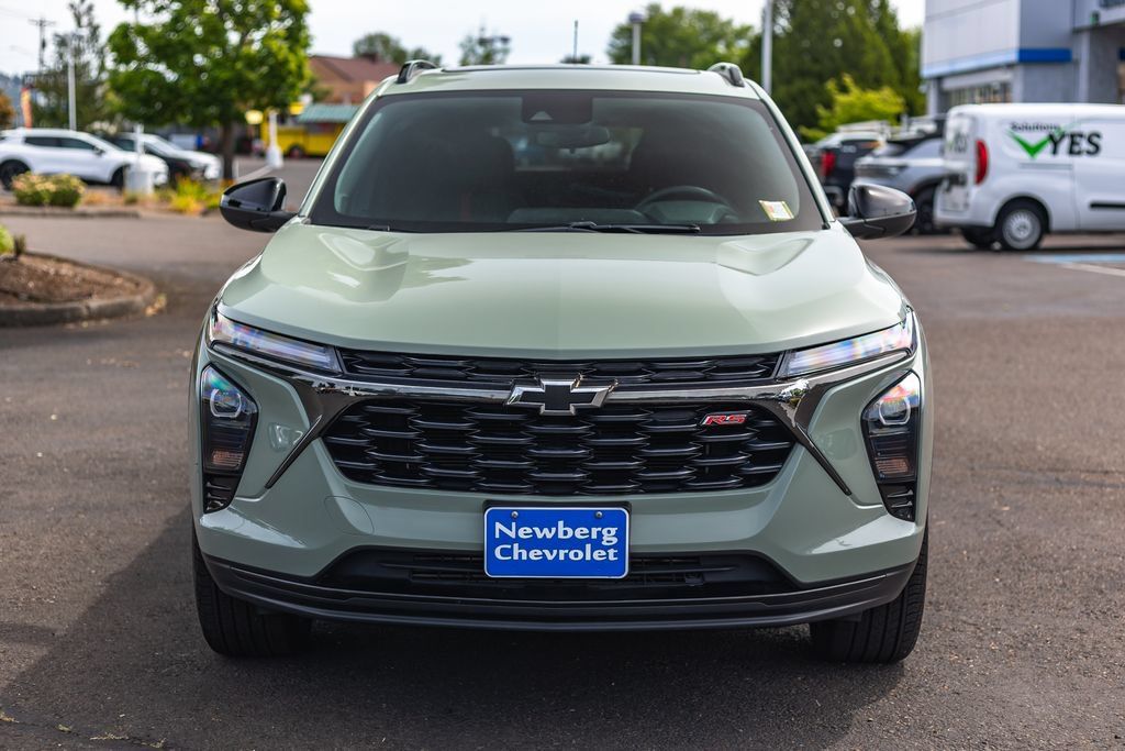 Used 2024 Chevrolet Trax RS w/ Sunroof Package FWD image 6