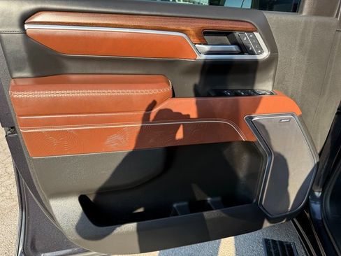 Used 2025 GMC Sierra 3500 Denali Ultimate image 10