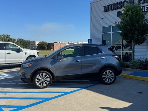 Used 2020 Buick Encore Preferred image 3