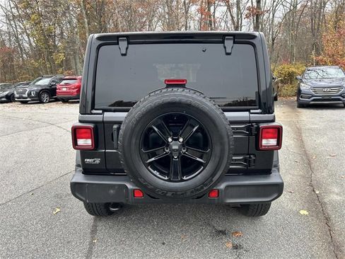 Used 2021 Jeep Wrangler Unlimited Sahara image 4