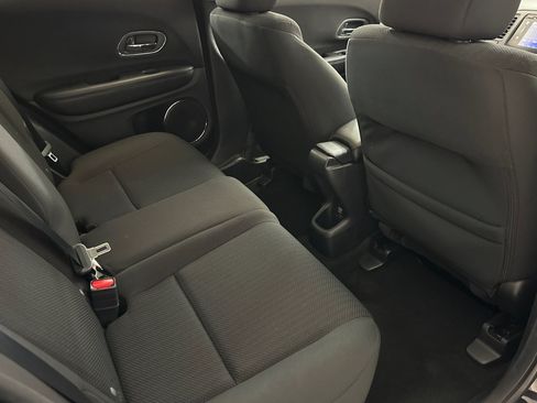 Used 2018 Honda HR-V EX image 30