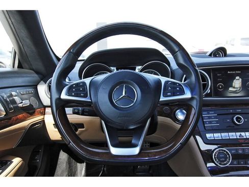 Used 2017 Mercedes-Benz SL 550 image 14