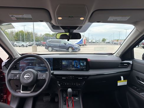 New 2026 Nissan Kicks SR w/ Cold Weather Package image 29