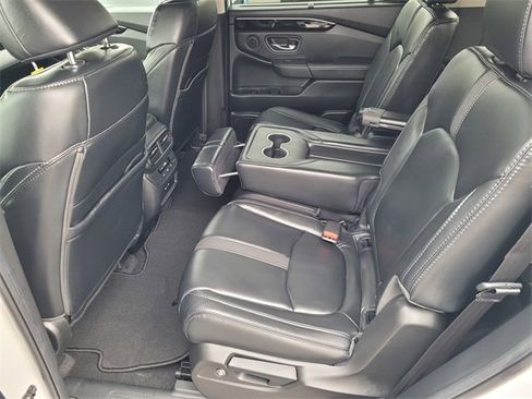 New 2025 Honda Pilot Touring image 6