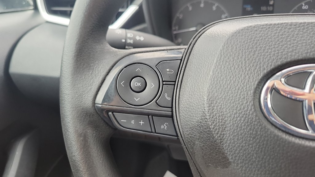 Used 2025 Toyota Corolla LE FWD image 20