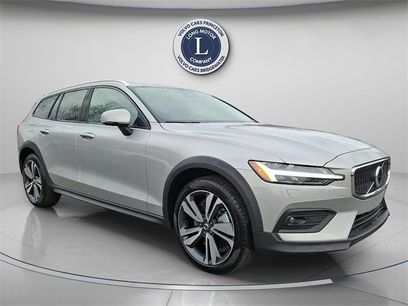 Used 2025 Volvo V60 B5 Cross Country Plus