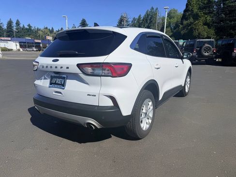 Used 2021 Ford Escape SE w/ Cold Weather Package AWD/4WD image 5