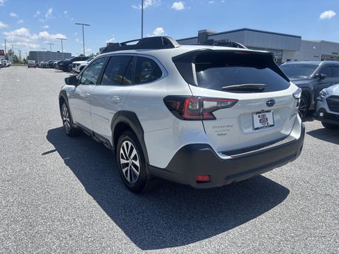 Certified 2025 Subaru Outback Premium AWD/4WD image 19