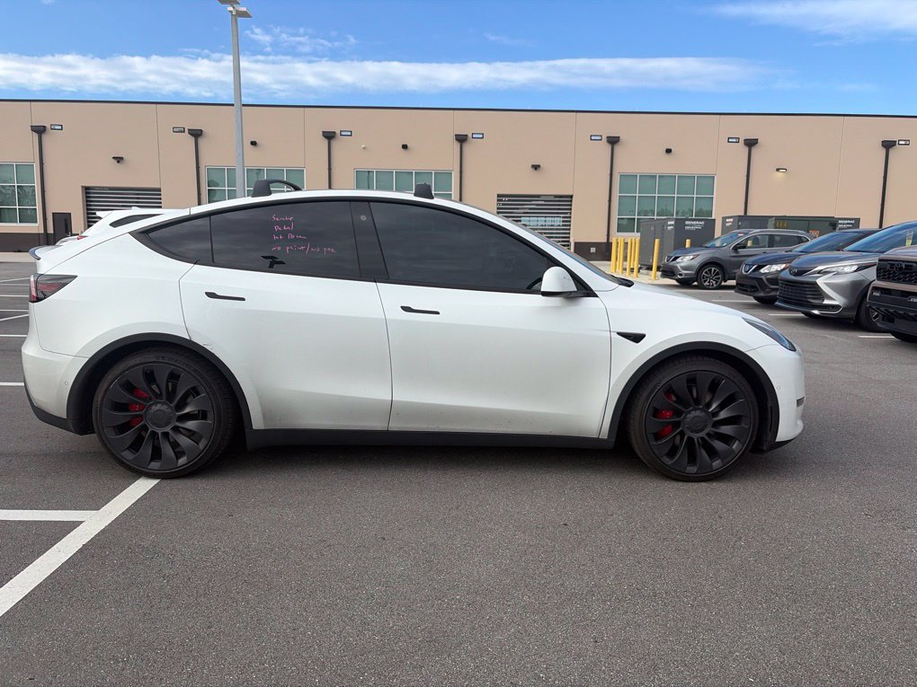 Used 2022 Tesla Model Y Performance AWD/4WD image 2