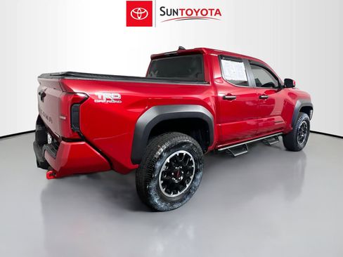 Used 2025 Toyota Tacoma TRD Off-Road AWD/4WD image 4