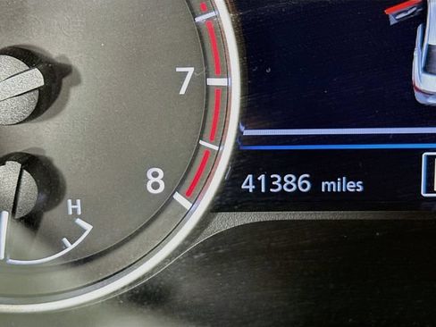 Used 2023 Nissan Sentra SV w/ SV Premium Package FWD image 16