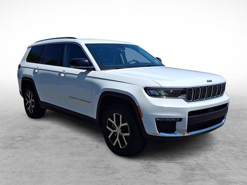 Used 2023 Jeep Grand Cherokee L Limited AWD/4WD image 7