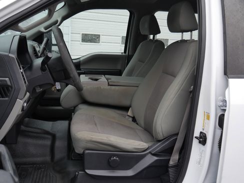 Used 2019 Ford F250 XL w/ Power Equipment Group image 3