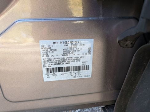 Used 2019 Lincoln Nautilus Select image 34