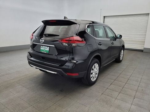 Used 2018 Nissan Rogue S image 9
