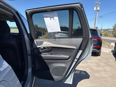 Certified 2025 Volvo XC90 B6 Ultra w/ Protection Package Premier image 12
