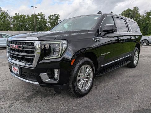 Used 2023 GMC Yukon XL SLT w/ SLT Luxury Package AWD/4WD image 3