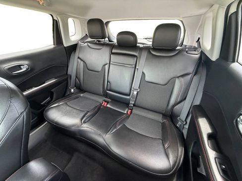 Used 2018 Jeep Compass Trailhawk AWD/4WD image 11