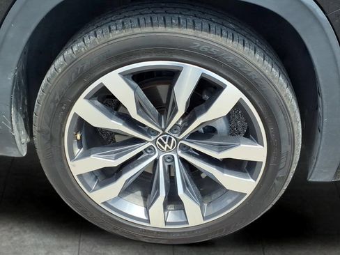 Used 2023 Volkswagen Atlas SEL Premium AWD/4WD image 2