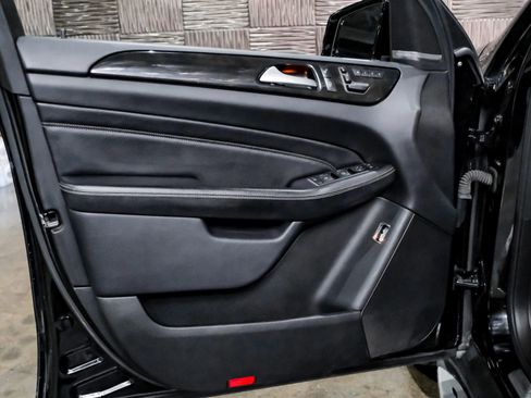 Used 2015 Mercedes-Benz ML 250 BlueTEC 4MATIC image 35