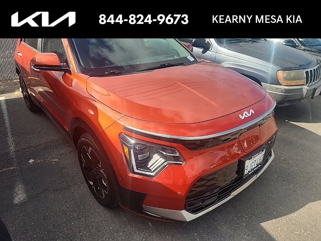 Certified 2023 Kia Niro Wave FWD image 1