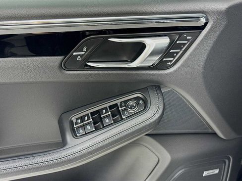 New 2026 Porsche Macan image 11