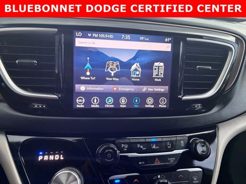 Used 2019 Chrysler Pacifica Touring Plus w/ Advanced Safetytec Group FWD image 15