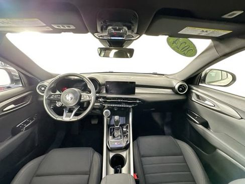 Used 2024 Alfa Romeo Tonale Ti AWD/4WD image 3