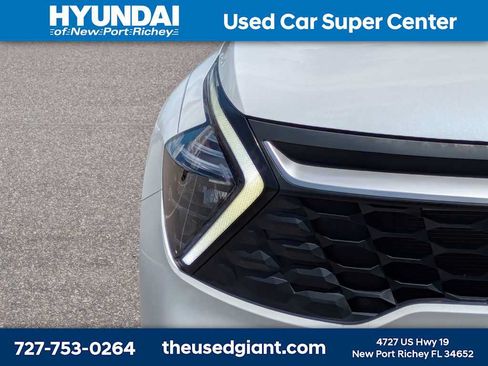 Used 2023 Kia Sportage LX AWD/4WD image 9