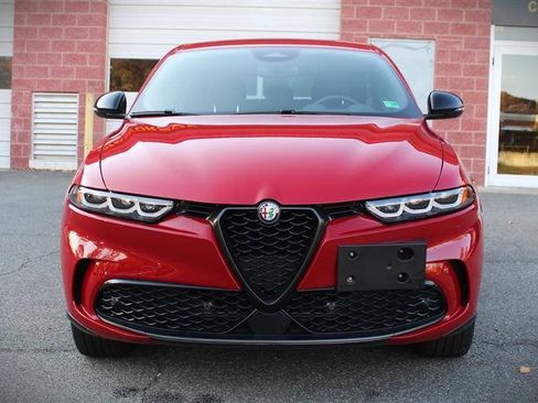 Used 2024 Alfa Romeo Tonale Veloce w/ Premium Interior Package AWD/4WD image 8