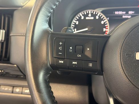 Used 2025 Nissan Pathfinder SV AWD/4WD image 22