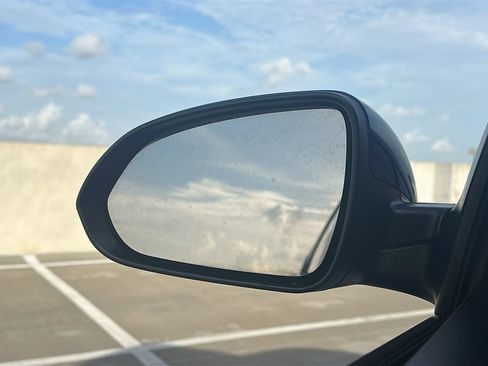 Used 2019 Hyundai Accent SE FWD image 18