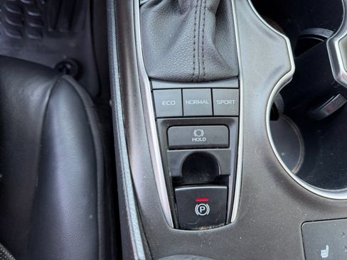 Used 2023 Toyota Camry XLE FWD image 23