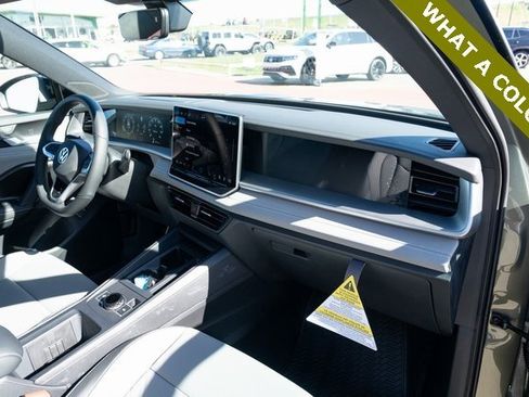 New 2026 Volkswagen Tiguan SE R-Line image 40