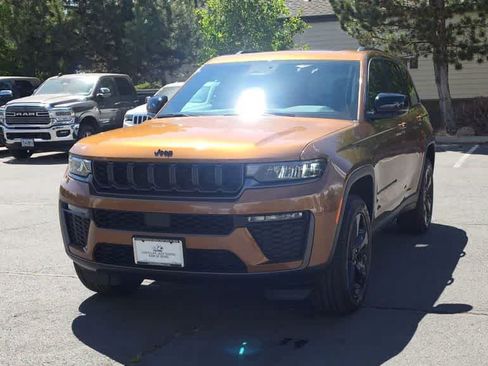 New 2026 Jeep Grand Cherokee Limited AWD/4WD image 4