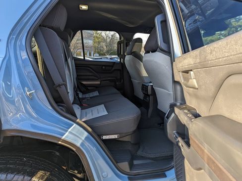 Used 2025 Toyota 4Runner TRD Off-Road AWD/4WD image 30