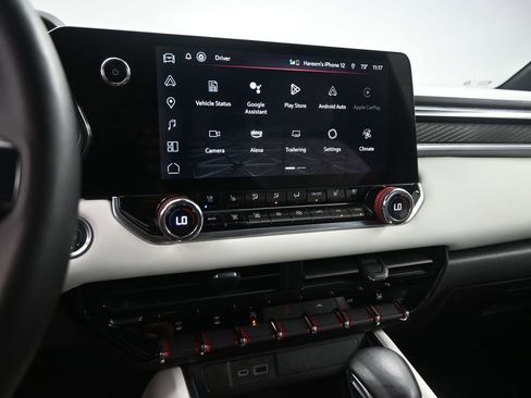 Used 2024 GMC Canyon AT4X image 9