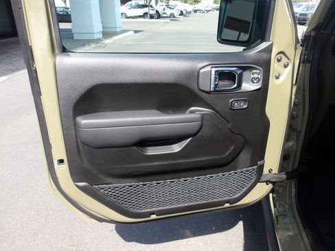 New 2025 Jeep Gladiator Willys image 11