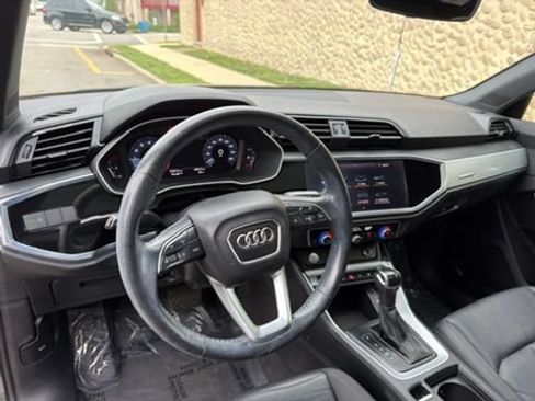 Used 2020 Audi Q3 2.0T Premium w/ Convenience Package AWD/4WD image 15