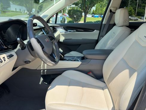 Used 2020 Cadillac XT6 Premium Luxury AWD/4WD image 13